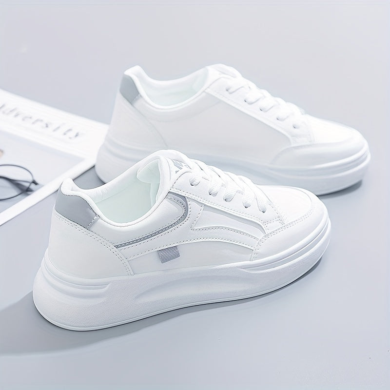 Schicker weißer Sneaker, leichterer Tragekomfort