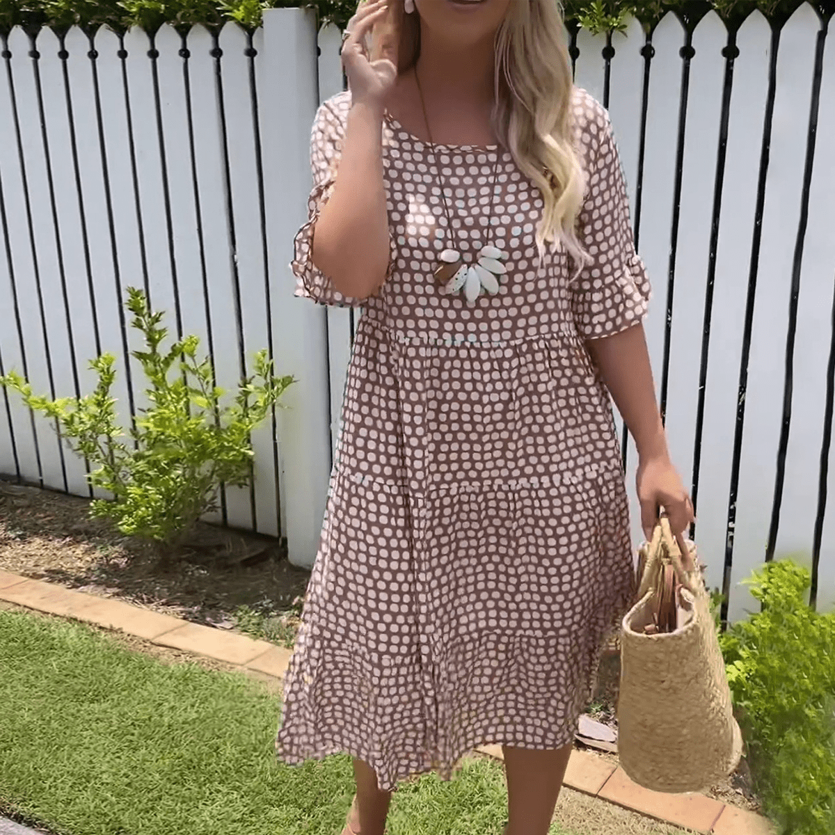 ZORA | SAND KURZÄRMLIGES MIDI-KLEID