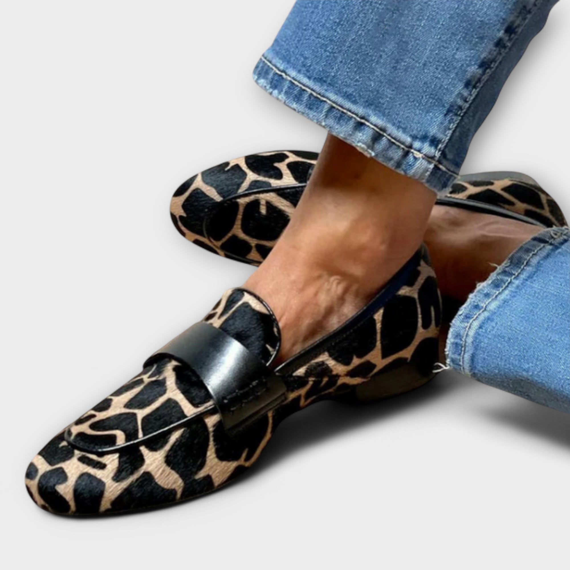 Adelinde - Hausschuhe mit Leopardenmuster