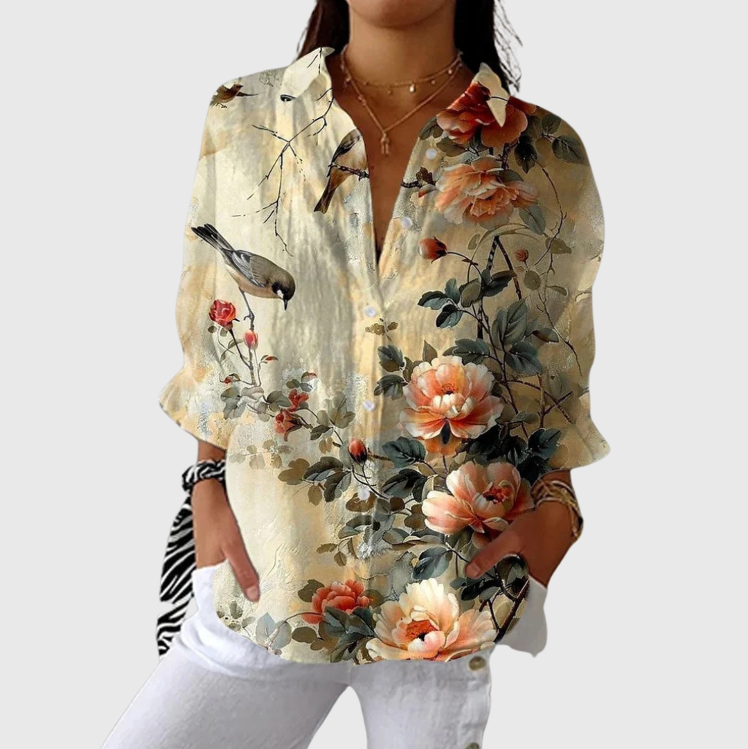 Leichte und farbenfroh bedruckte Bluse
