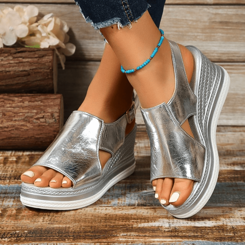 Baylie - Stilvolle Metallic-Sandalen