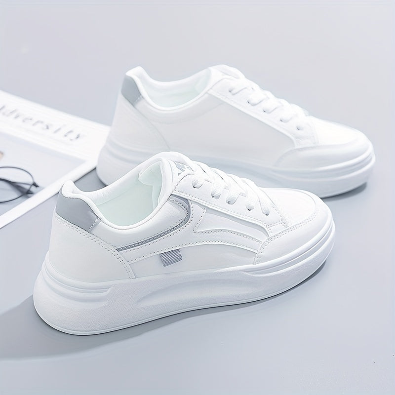 Schicker weißer Sneaker, leichterer Tragekomfort