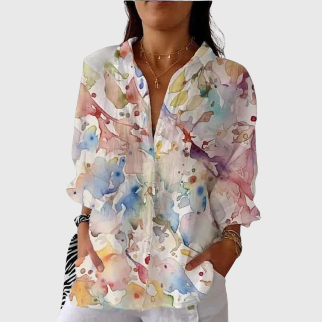 Leichte und farbenfroh bedruckte Bluse