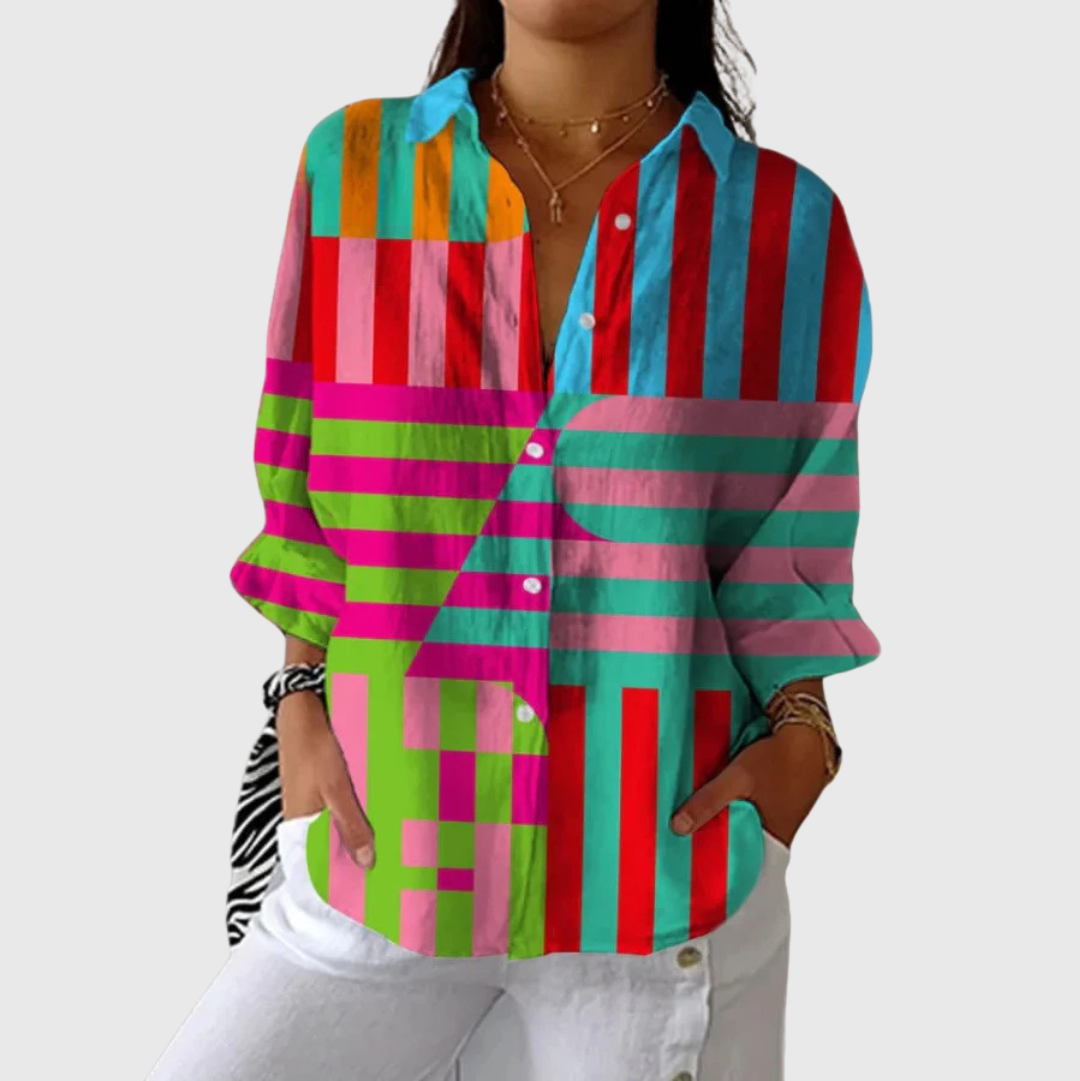 Leichte und bunt bedruckte Bluse