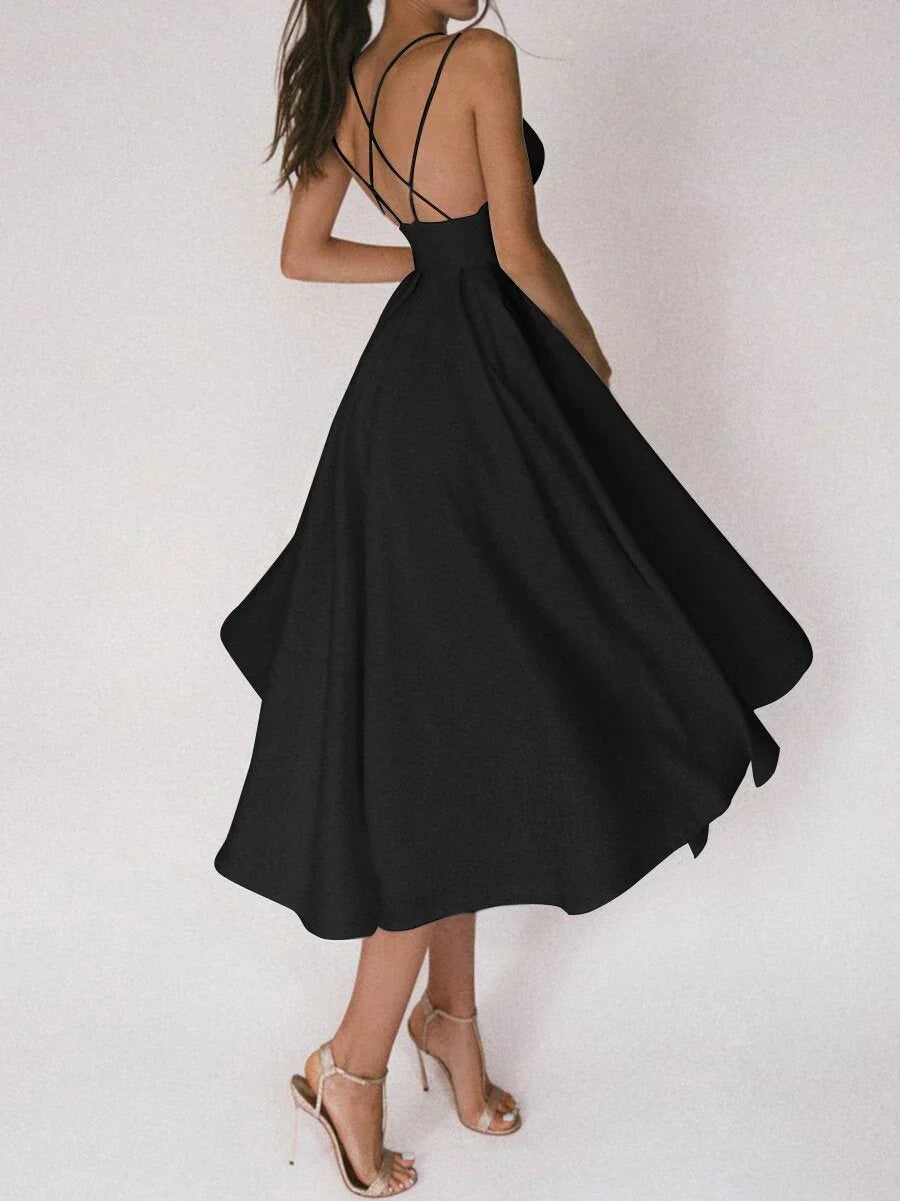 Elara - Elegante minimalistische Kleider