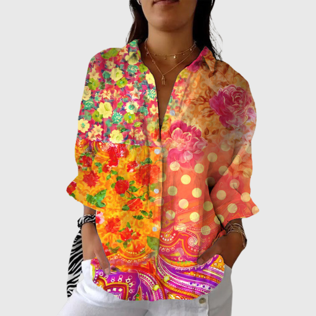 Leichte und farbenfroh bedruckte Bluse