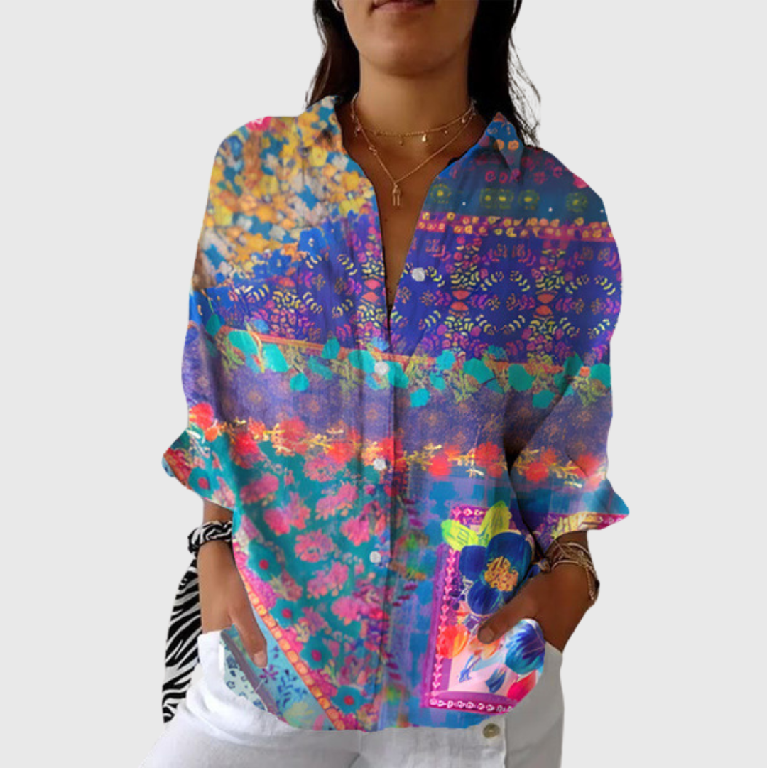 Leichte und farbenfroh bedruckte Bluse