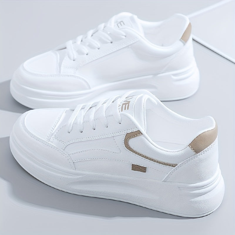 Schicker weißer Sneaker, leichterer Tragekomfort