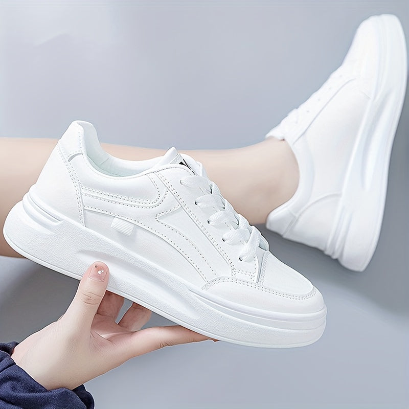 Schicker weißer Sneaker, leichterer Tragekomfort