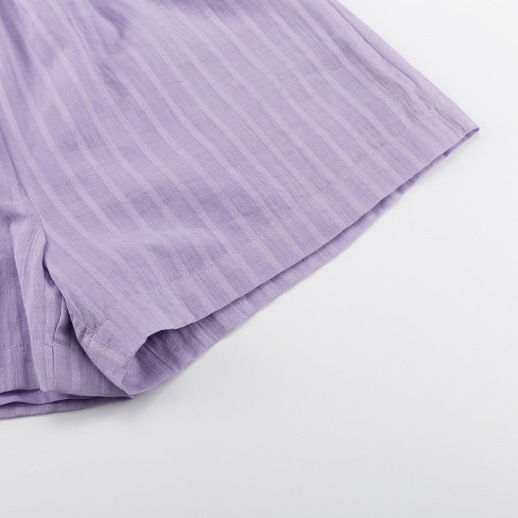 Viola - Set mit geknöpftem Saum und sportlichen Shorts