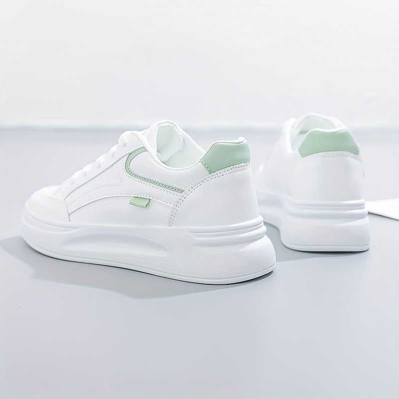 Schicker weißer Sneaker, leichterer Tragekomfort