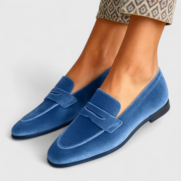 Théodelinde blaue Samtmokassins