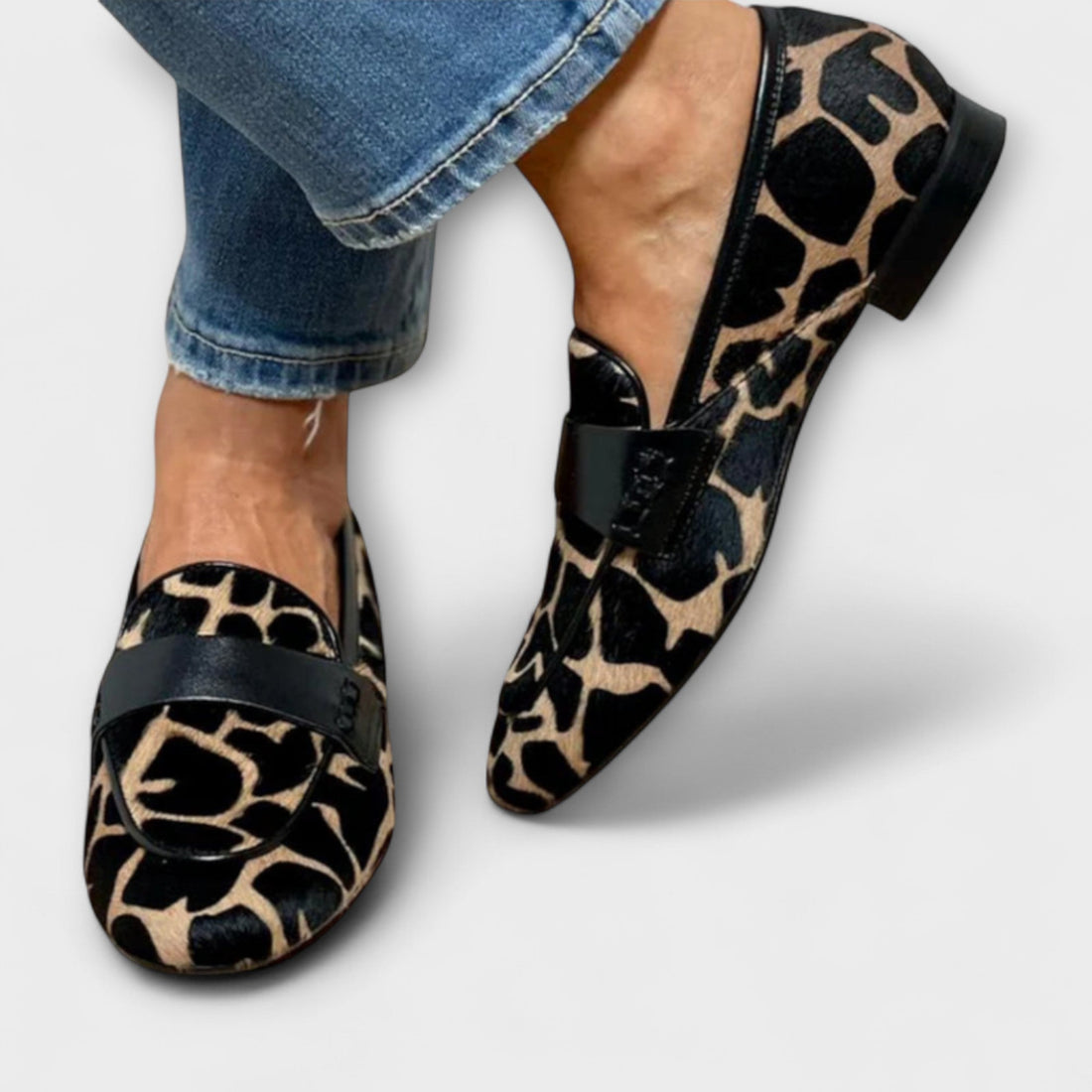 Adelinde - Hausschuhe mit Leopardenmuster