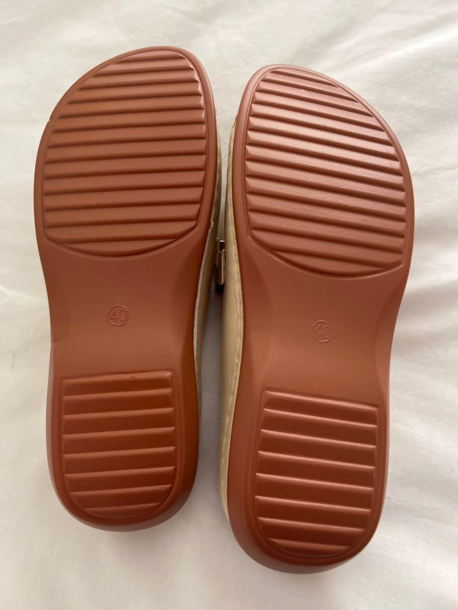 Gracie - Leichte Slip-on-Sandalen