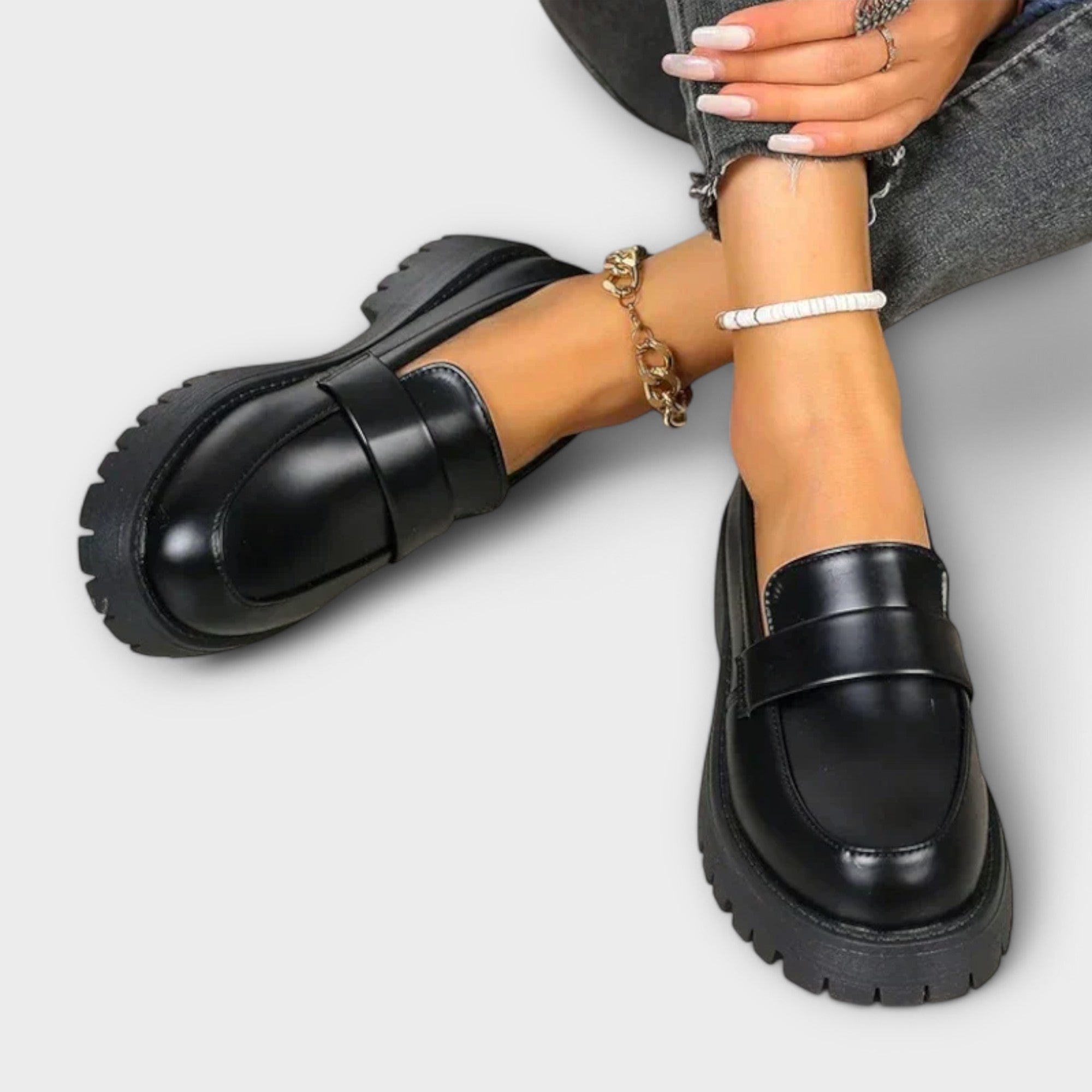 Edelgard - Schwarze Plateau-Loafer