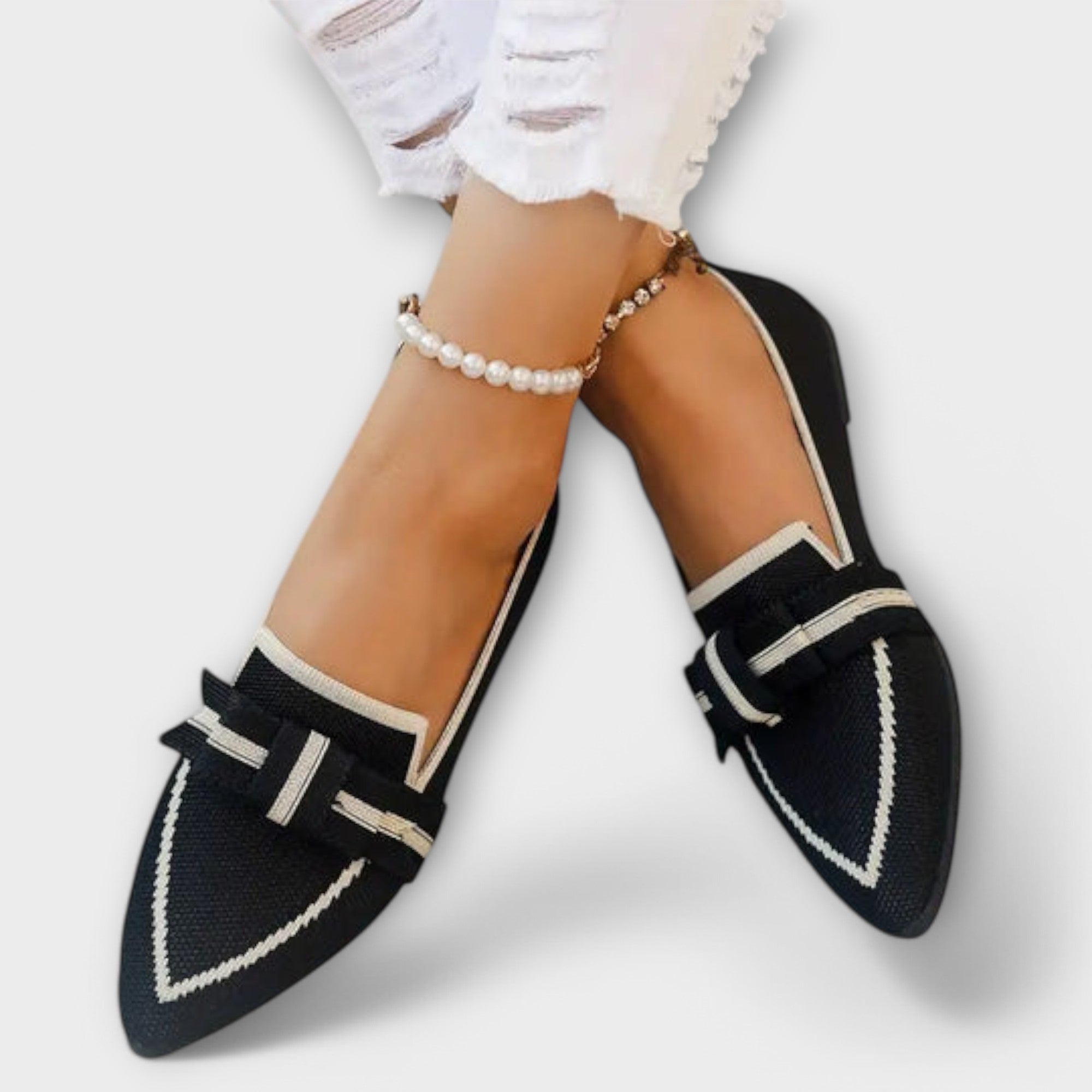 Mareike - Schwarze Spitzenpantoffeln mit Schleife