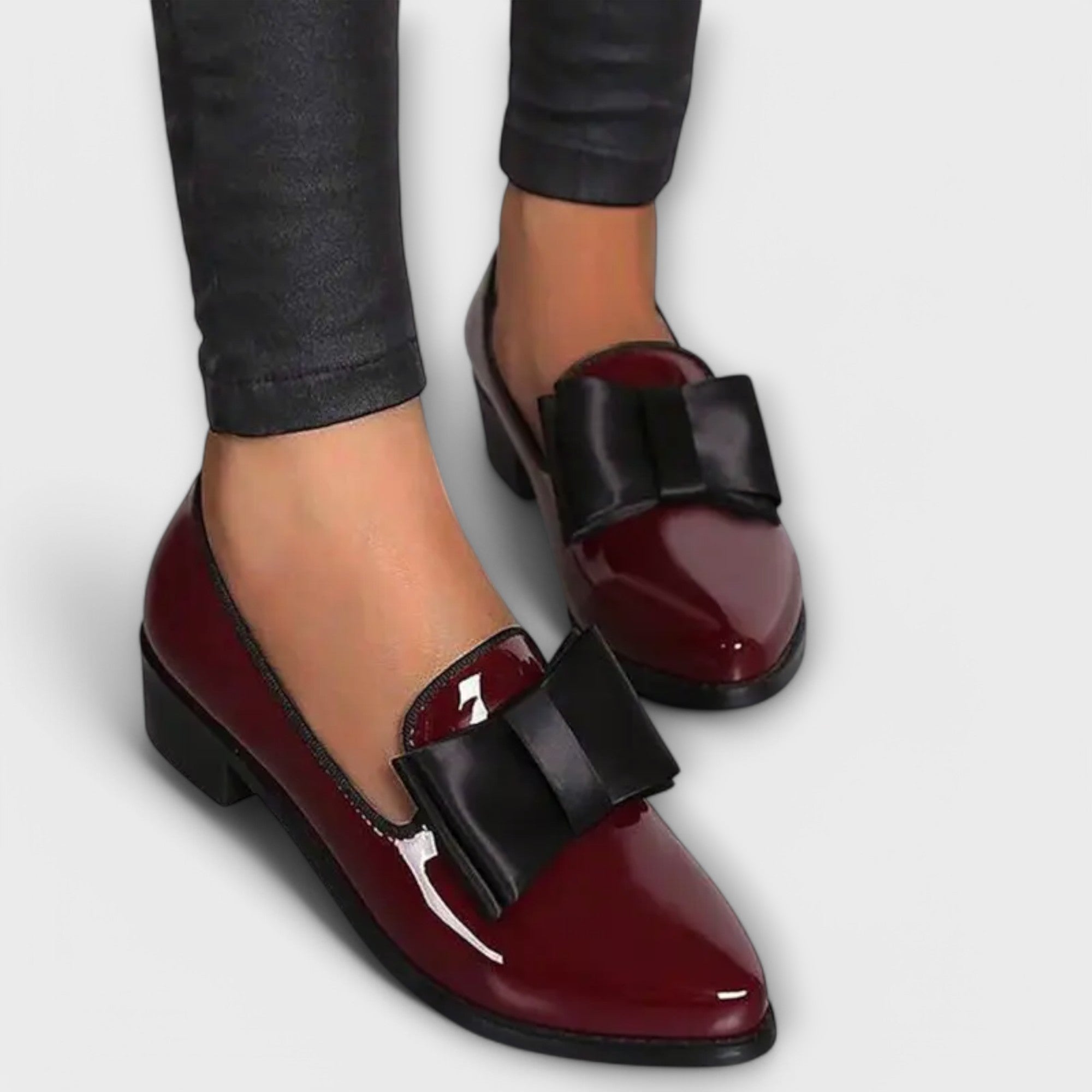 Helga - Burgunderrote Lackleder-Ballerinas mit Schleife