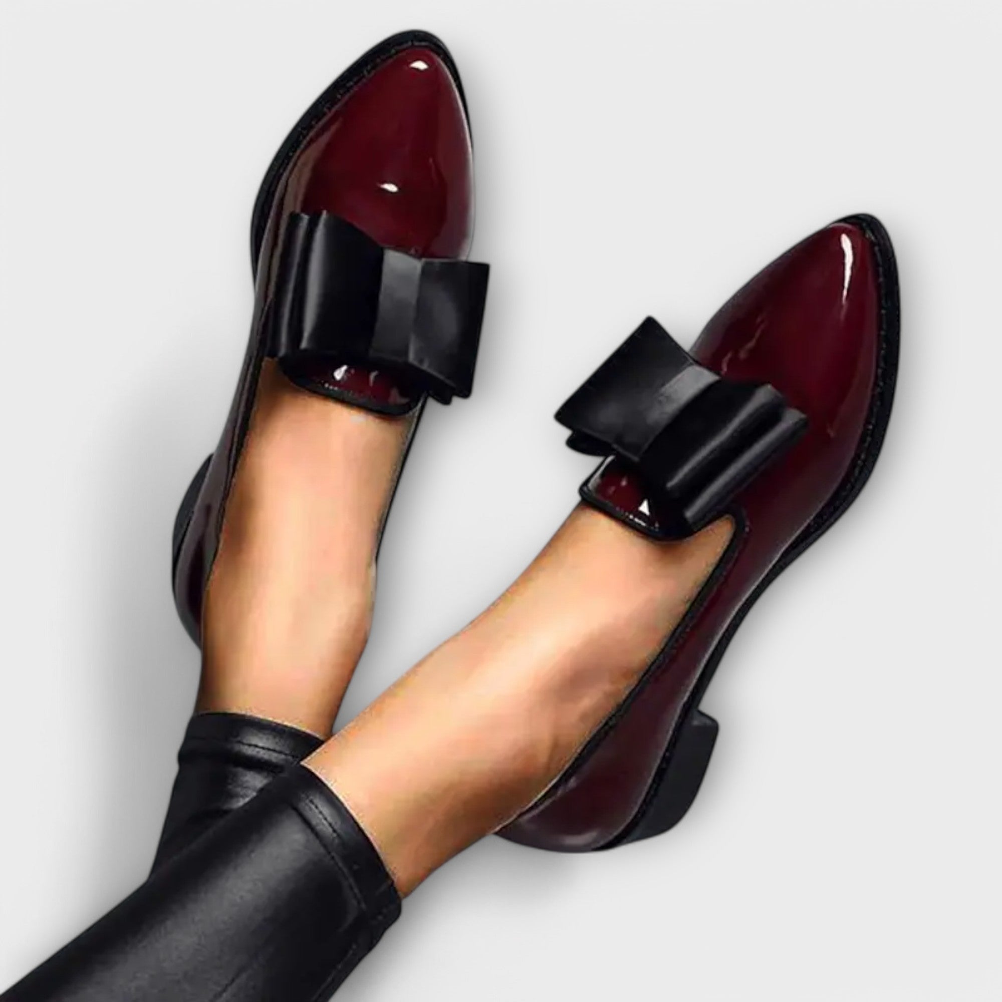 Helga - Burgunderrote Lackleder-Ballerinas mit Schleife