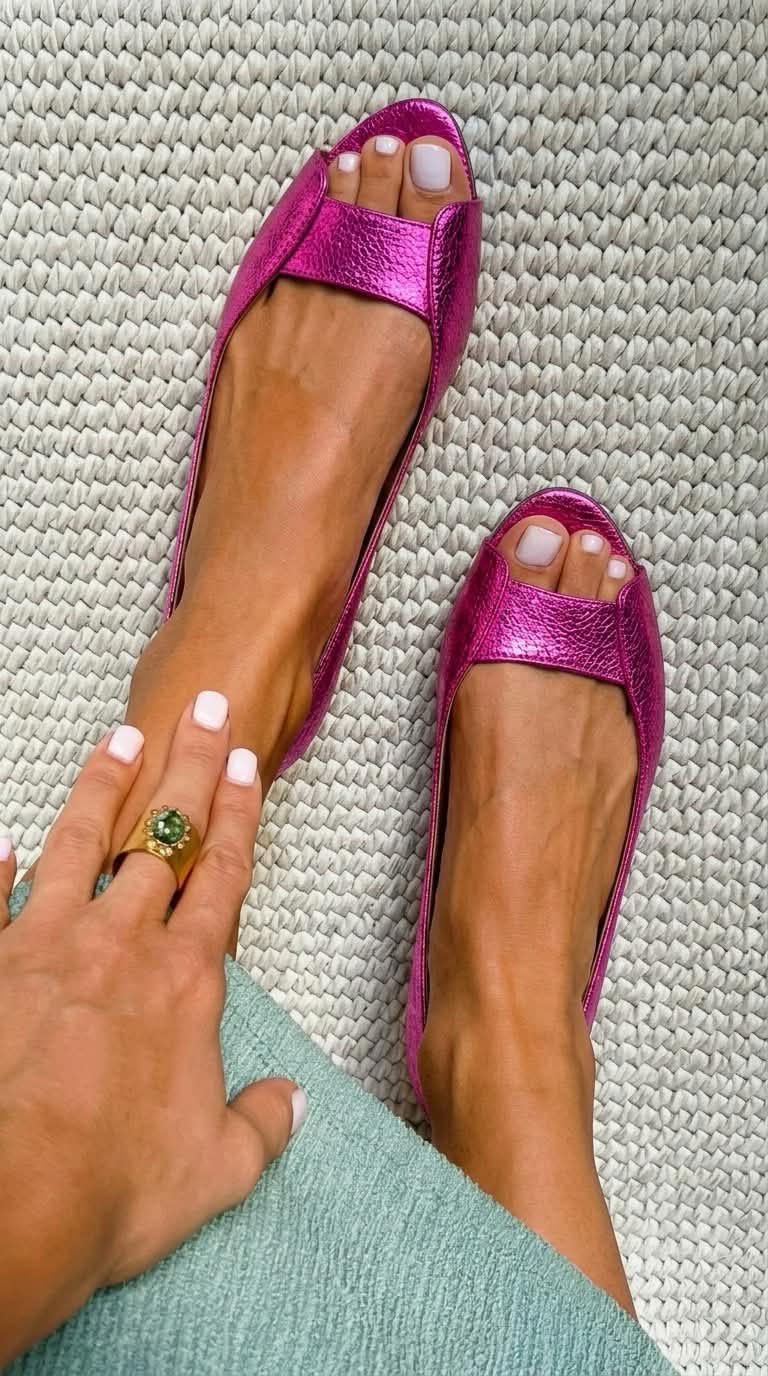 Adelina | Schicke und goldene Sandalen