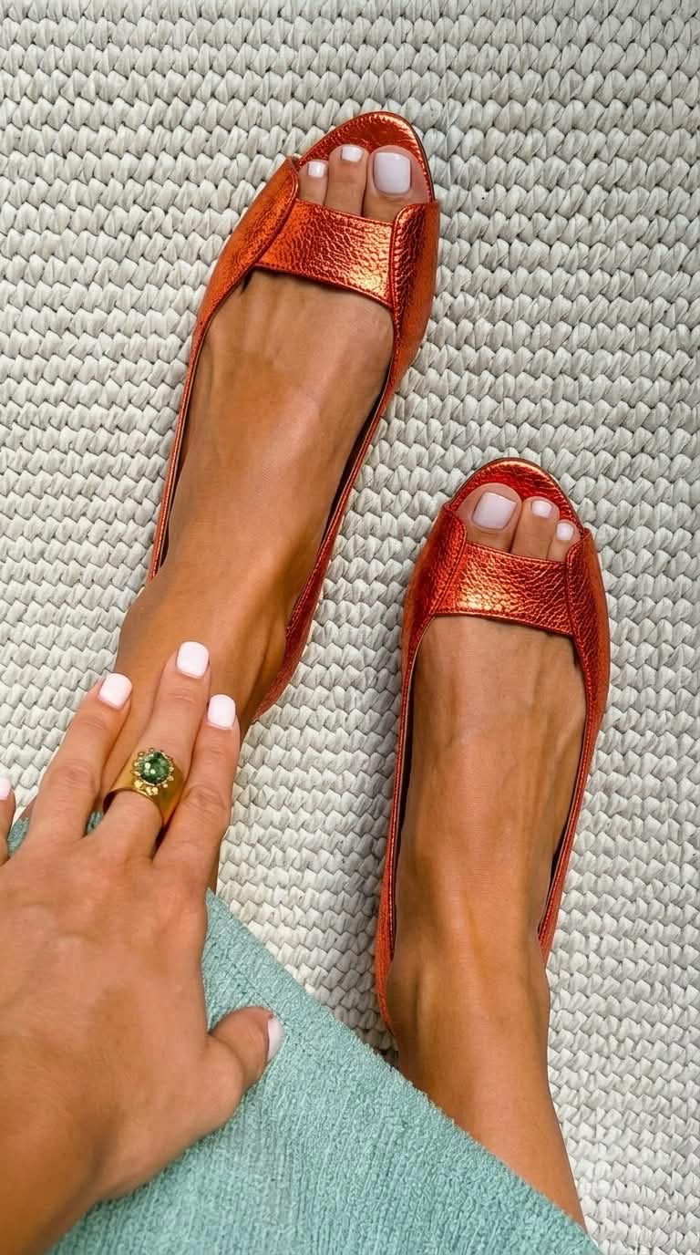 Adelina | Schicke und goldene Sandalen