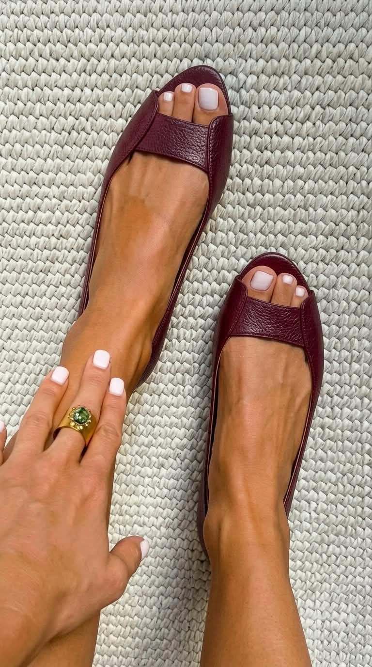Adelina | Schicke und goldene Sandalen