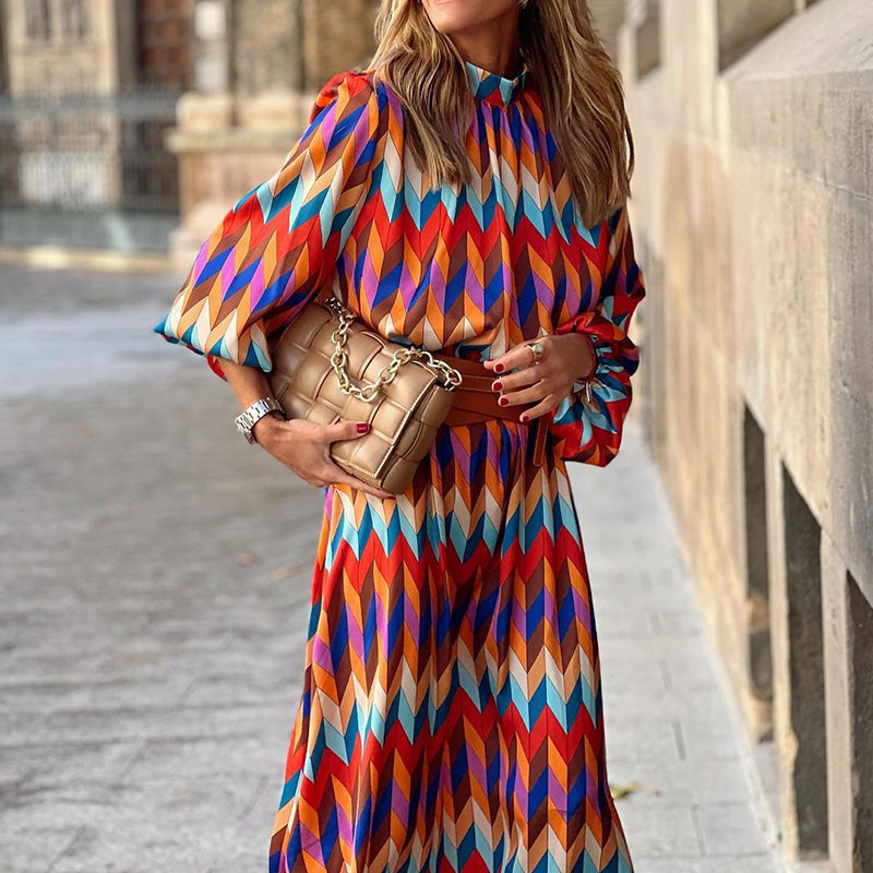 Cassandra - Kleid mit lebendiger geometrischer Form