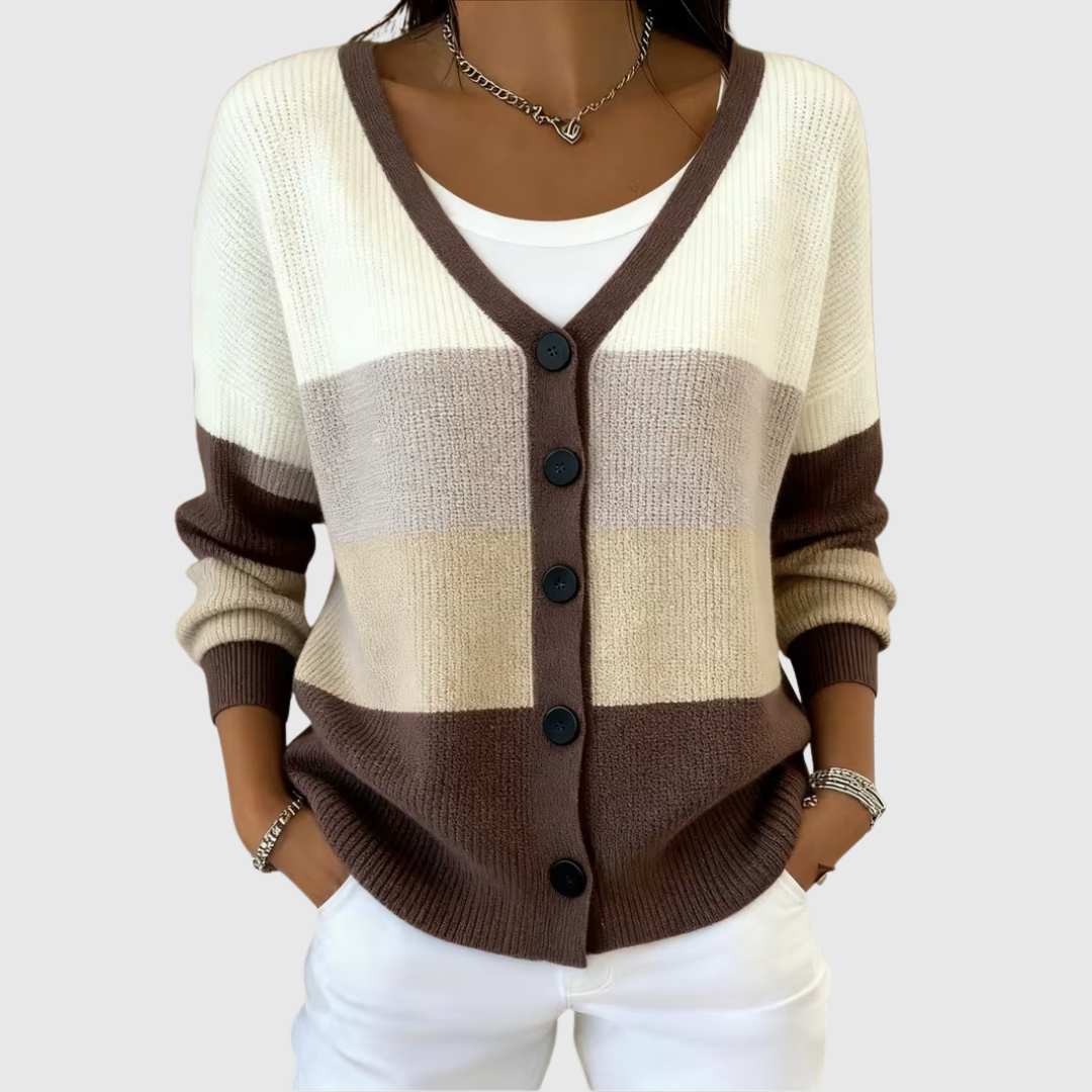 Bequeme Strickjacke mit Knöpfen