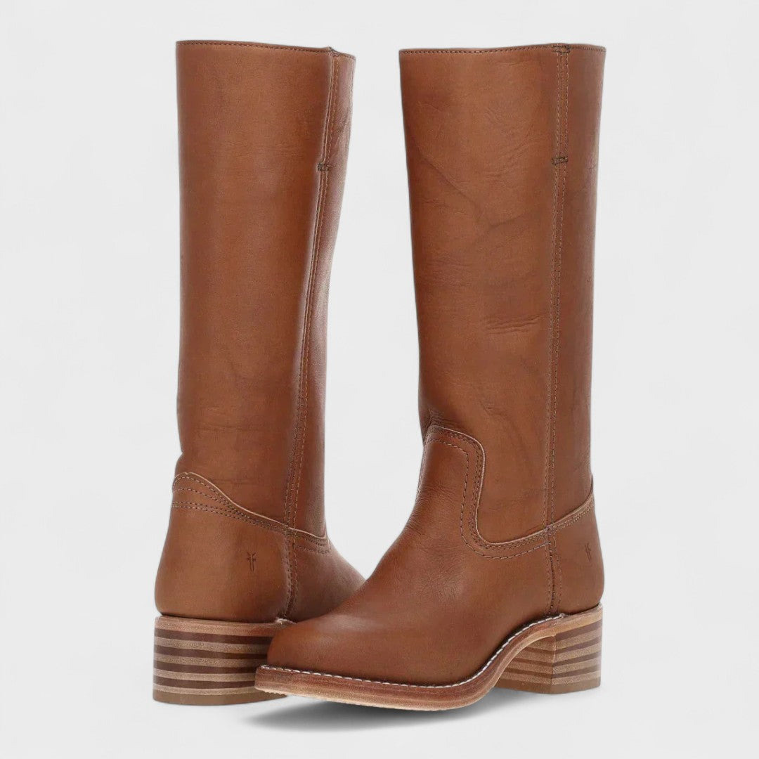 Klassischer Reitstiefel mit hohem Schaft