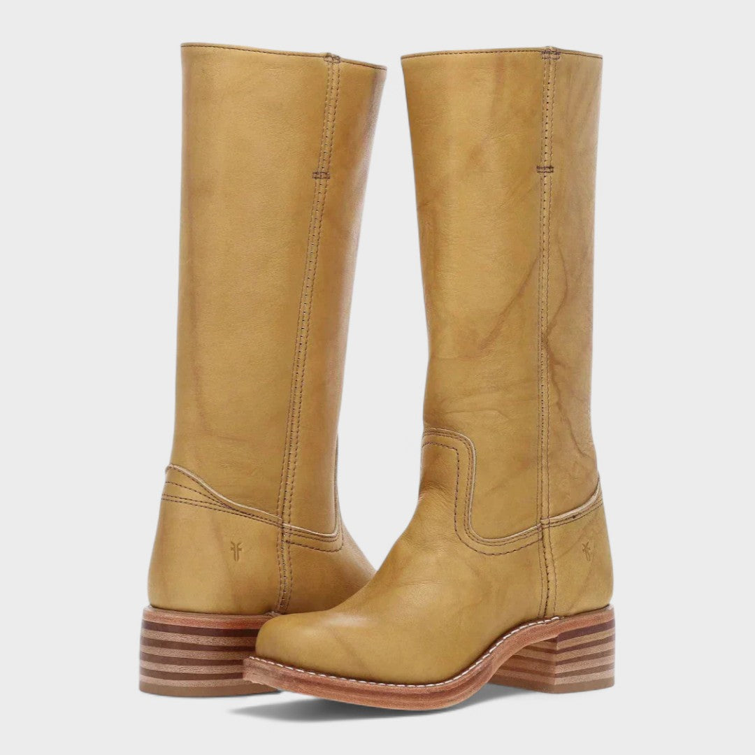 Klassischer Reitstiefel mit hohem Schaft