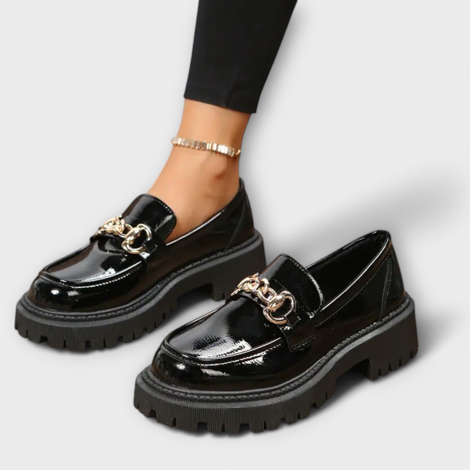 Hildrun - Schwarze Plateau-Loafer mit Schnalle