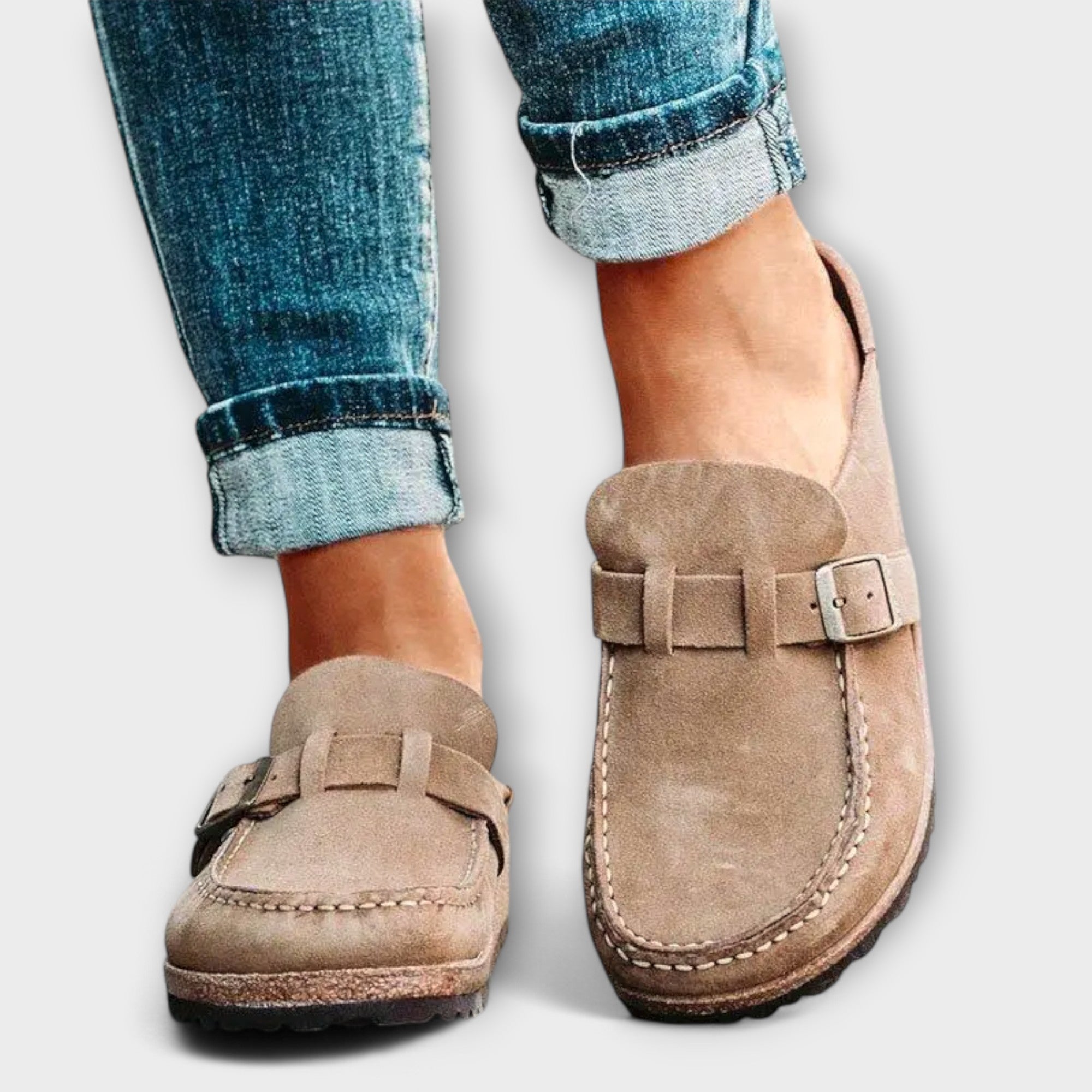 Mechthild - Lila Wildlederclogs mit Schnalle
