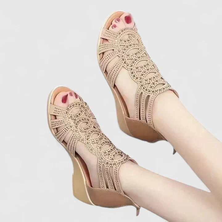 Alana - Elegantes Sandelholz