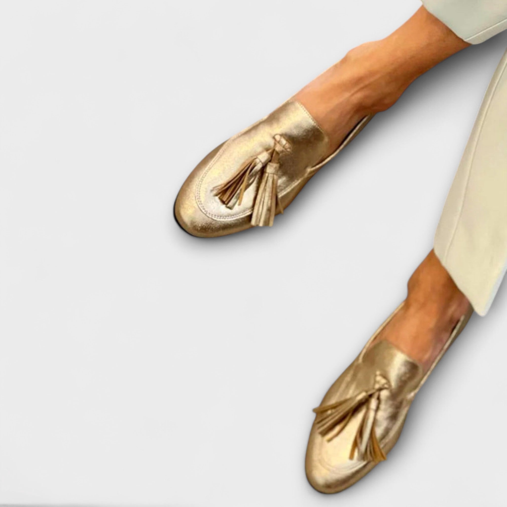 Edelgard - Goldene Pantoffeln mit Quasten