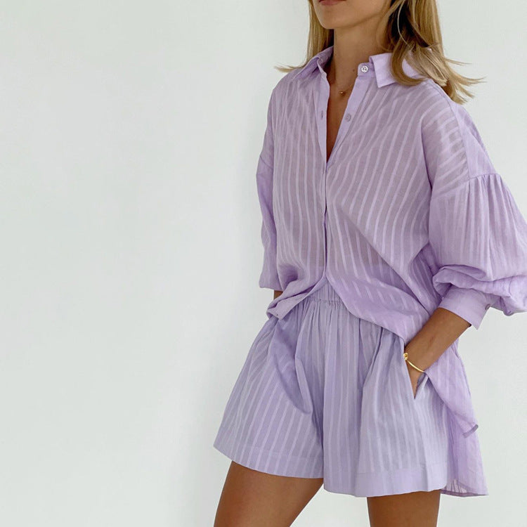 Viola - Set mit geknöpftem Saum und sportlichen Shorts