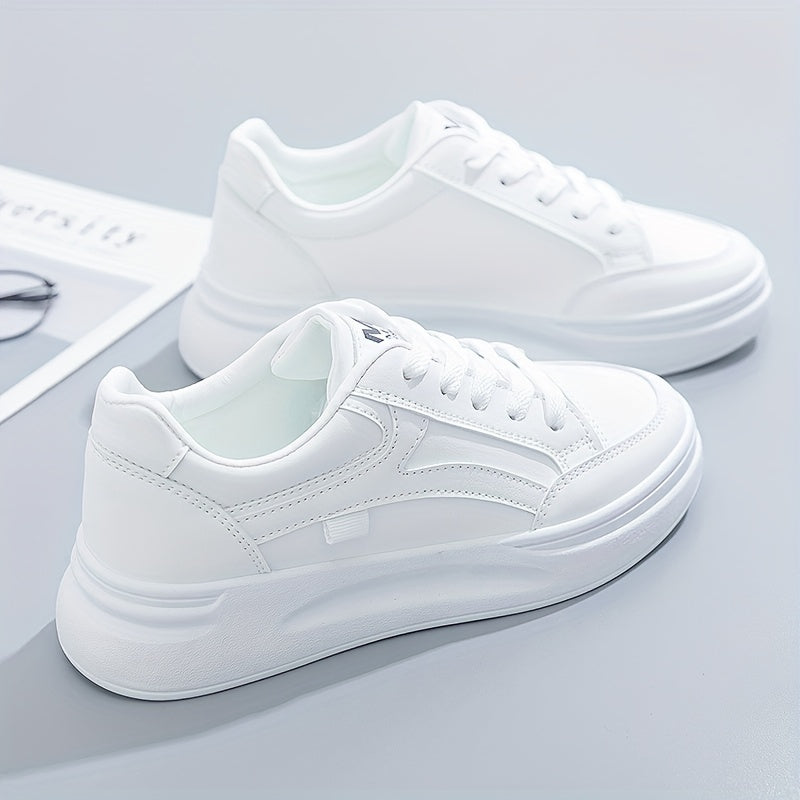 Schicker weißer Sneaker, leichterer Tragekomfort