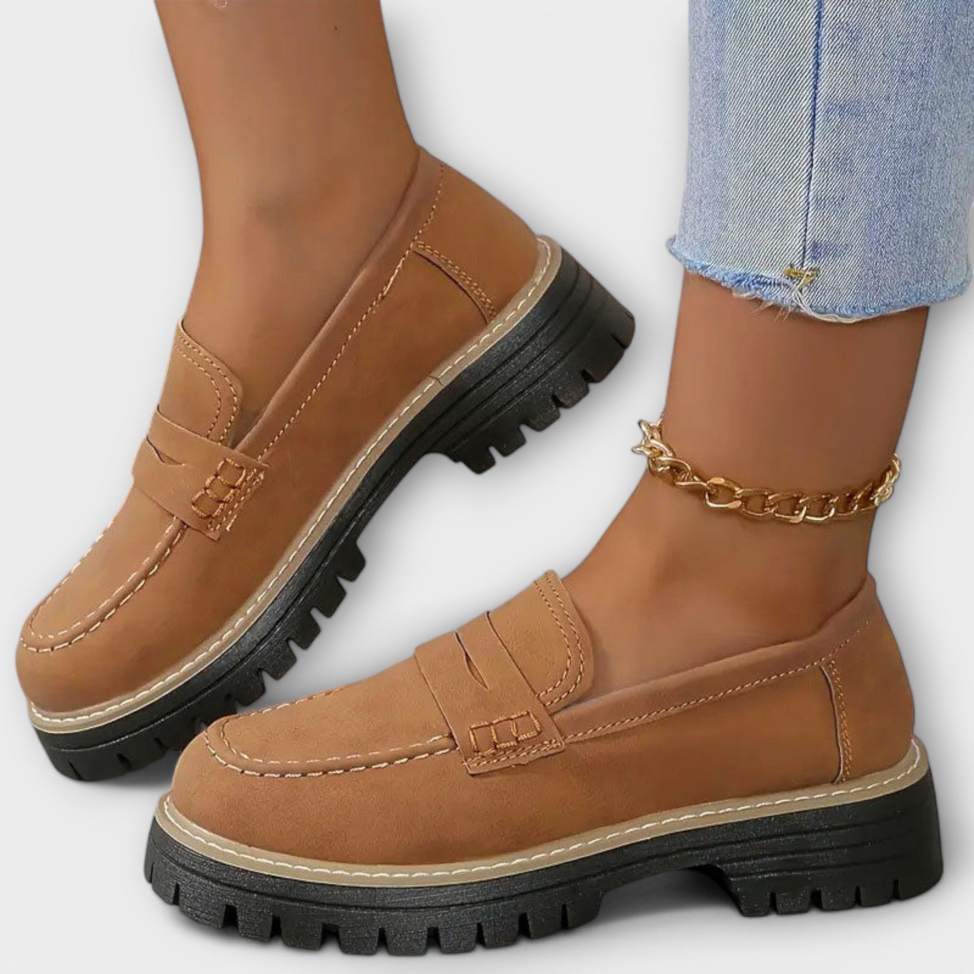 Adelgunde - Schwarze Plateau-Loafer mit Kette
